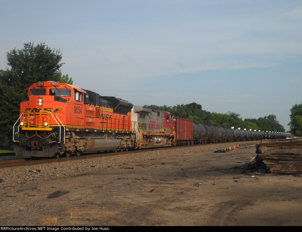 BNSF 9054 East